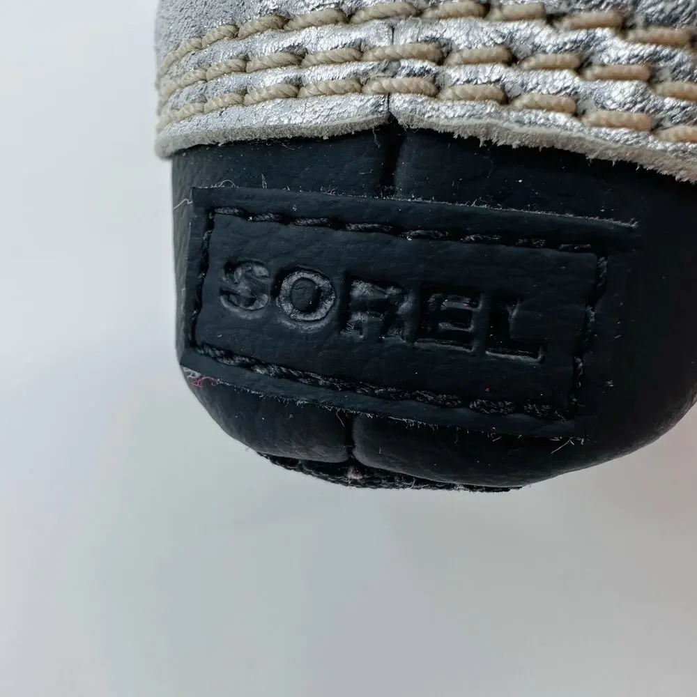 Sorel Caribou Infant Booties Size 2 Silver Faux Fur Winter Prewalker Boots